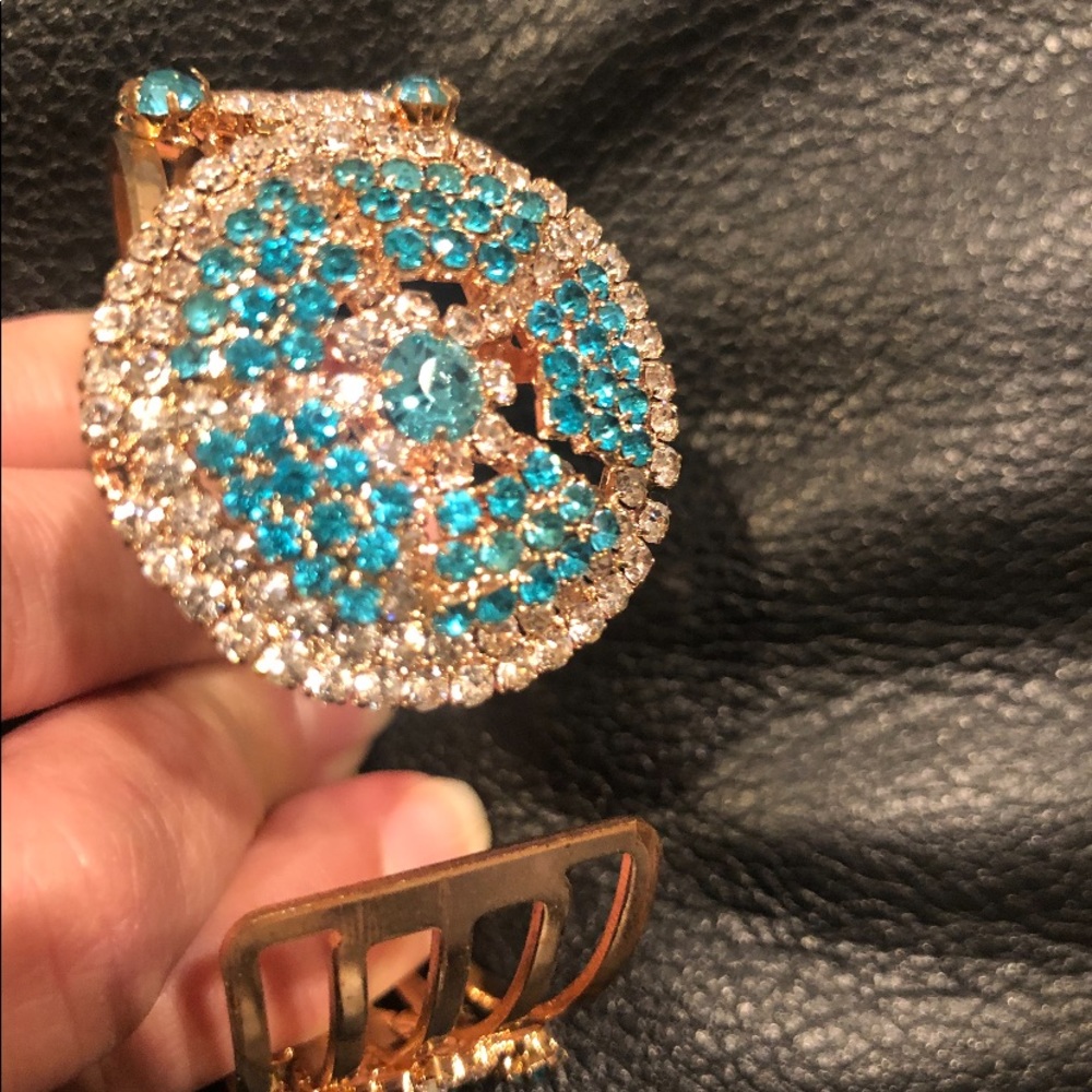 Accessory - Picture 6 of 6